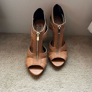 Jessica Simpson heels